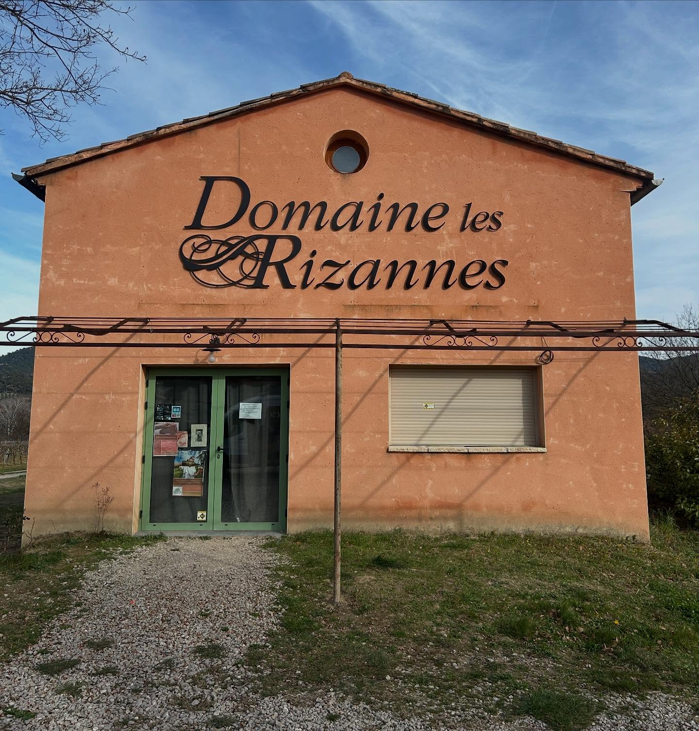 Enseigne peinte Domaine les Rizannes